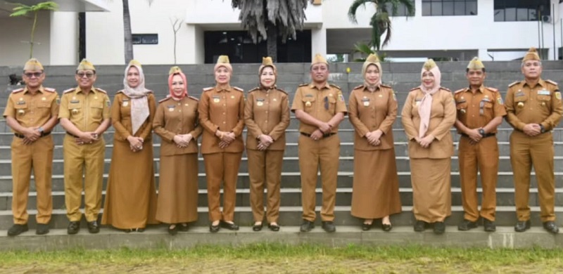 Sekretaris DPRD Lampung, Tina Malinda mengikuti apel rutin di Lingkungan Pemerintah Provinsi