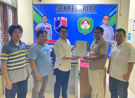 Ketua Pertina Lampung Tengah yang baru terpilih, Teguh Santuso, berkunjung ke kediaman Ketua Pertina Provinsi Lampung, Hermanto, di Bandarlampung.