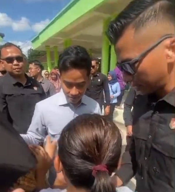 Wapres Gibran Kunjungi Kabupaten Lampung Timur. Tinjau jembatan Di Way Bungur