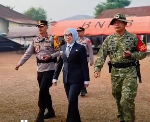 Pemerintah Kabupaten Way Kanan-TNI-Polri menggelar apel bersama untuk meningkatkan kesiapsiagaan menghadapi Karhutla) 2026. 