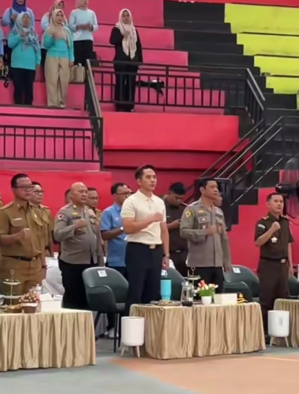 Bupati Lampung Selatan Radityo Egi Pratama resmi membuka even   Turnamen Bola Voli Putra Bupati Cup 2026.